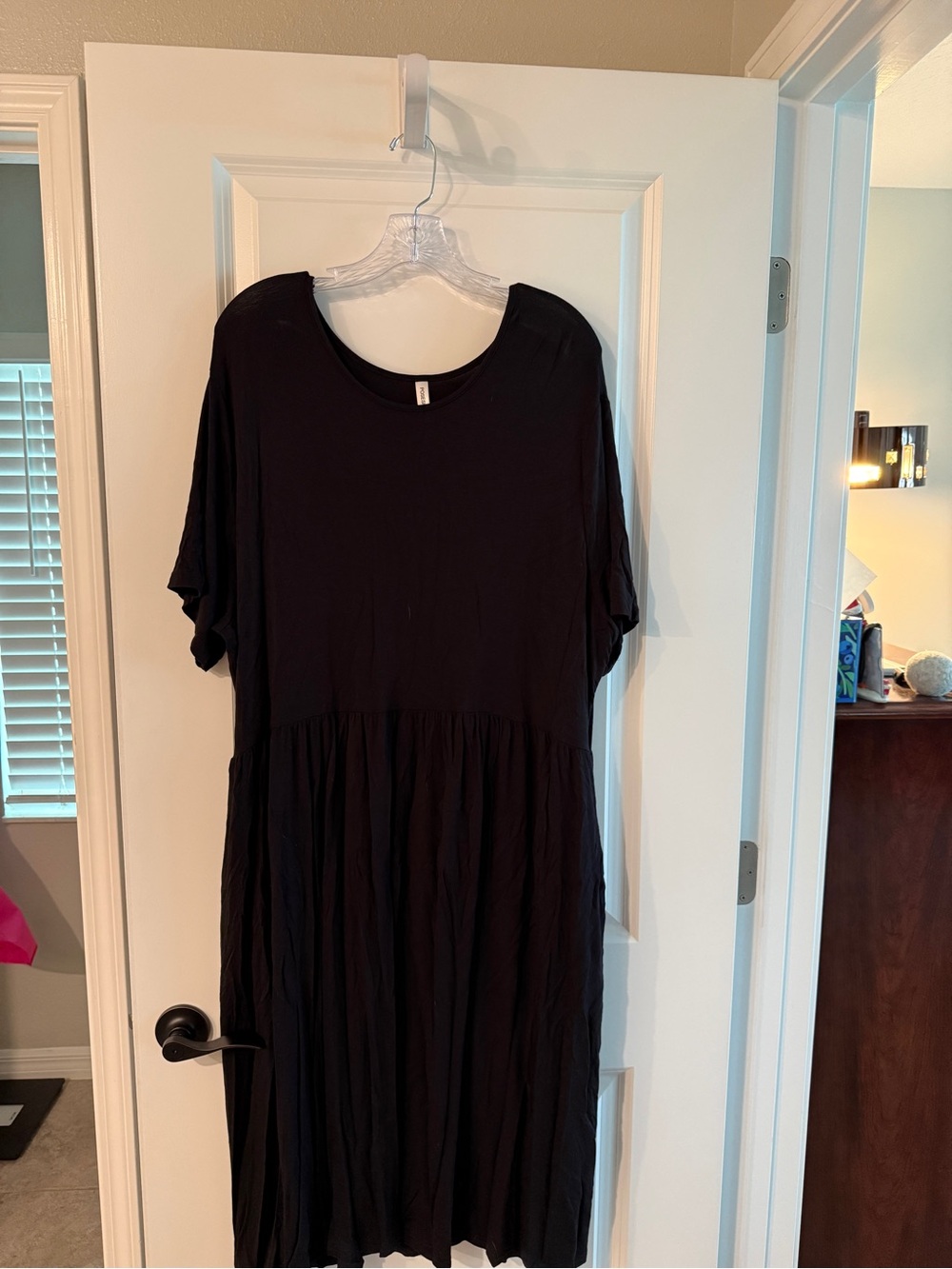 Black Short-Sleeve Midi Dress - Relaxed Tiered Style